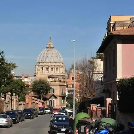 Vatican Garden Semesterbostad *